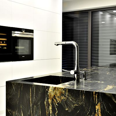 STRONA 1 realizacja kuchnia wyspa horizon granit.JPG