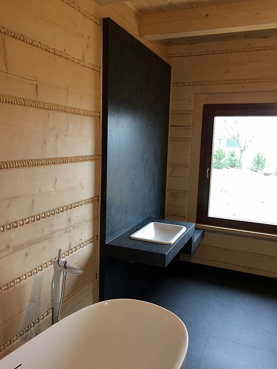 czarny granit na ścianę w łazience - concrete